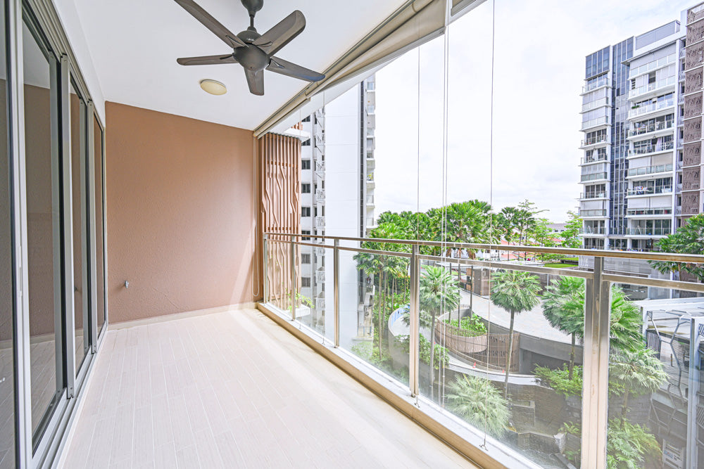 Common Bedroom with Balcony